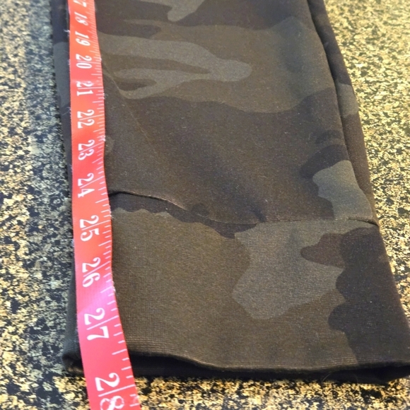 American Eagle Outfitters Women's S Green Camouflage Joggers 4 Pkt Drawstring - Picture 9 of 16